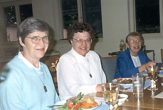 Sisters Pat, Mary Anne and Mary Lavin